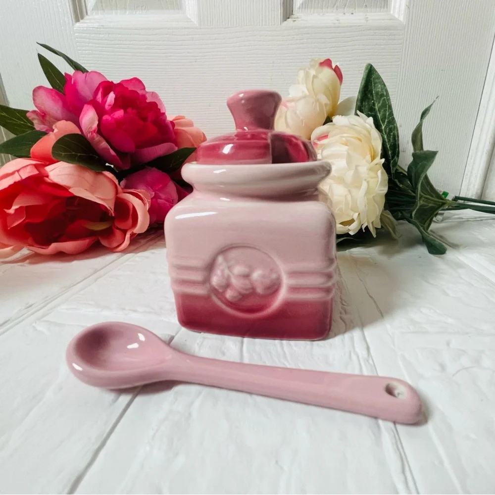 Le Creuset Stoneware Jam Jar Storage Container with Matching Spoon 15 fl ounces